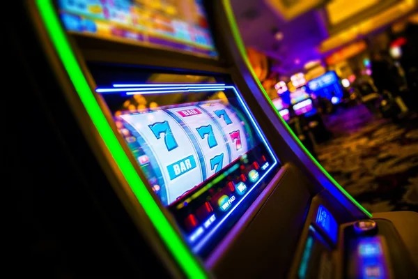 Evolution Gaming live-dealer studio broadcast with HD cameras and professional dealers